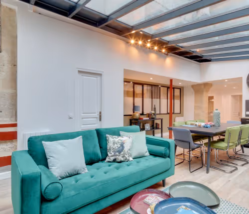 Expansive skylights 4-bedroom Montrogueil Luxury