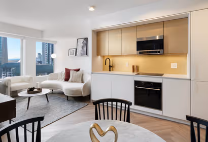 Adelaide St W Apartment