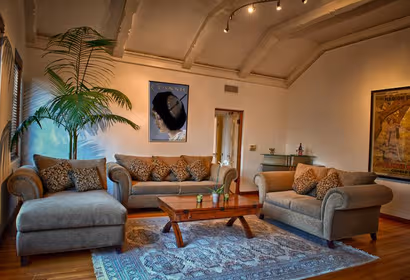 Wilshire Blvd Apartment