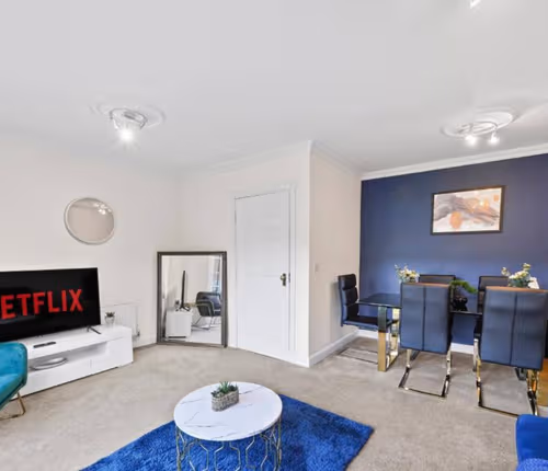 Bishopfields Drive by Mia Partners