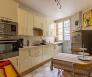 Footsteps from the Tuileries