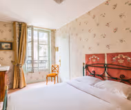 Footsteps from the Tuileries