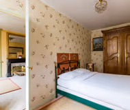 Footsteps from the Tuileries