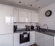 Bright & Modern 1 Bed Apartment by Old Trafford