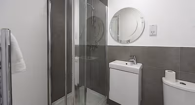 Stylish and Bright 2 Bed Apartment in Ashford