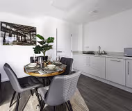 Stylish and Bright 2 Bed Apartment in Ashford