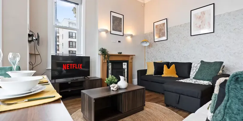 Flat 2 Marine Parade by Mia Partners