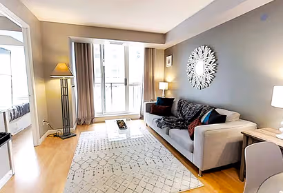 Simcoe Street Serviced Apartment