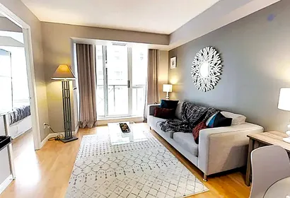 Simcoe Street Serviced Apartment