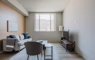 Leeward Ave Apartment