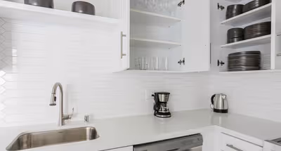 Leeward Ave Apartment