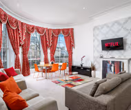 Luxury Bridgehouse Apartment - Waterfront Escape  Canary Wharf Serenity