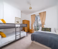 Luxury Bridgehouse Apartment - Waterfront Escape  Canary Wharf Serenity