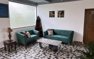 J Circle Studio Apartments