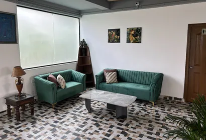 J Circle Studio Apartments
