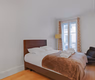 Charming 2-Bedroom Apartment in Monnaie District, Paris 6