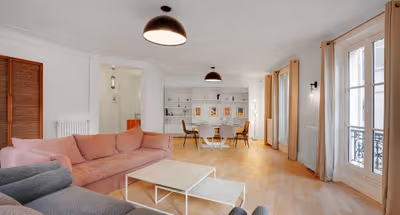 Charming 2-Bedroom Apartment in Monnaie District, Paris 6