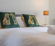 Luxury 2 bed apartment in Reading