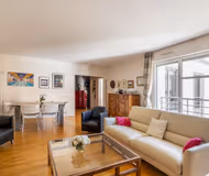 Place Paul Verlaine Service Apartment