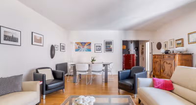 Place Paul Verlaine Service Apartment