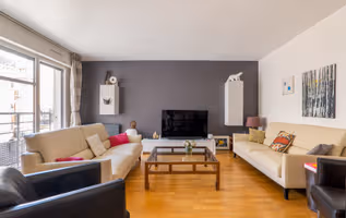 Place Paul Verlaine Service Apartment