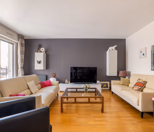 Place Paul Verlaine Service Apartment