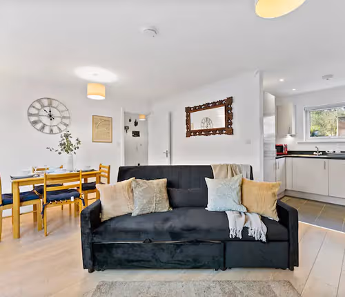 living space at 12 Tatler Close (Oak House)