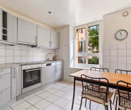 Rue de Service Apartment