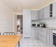 Rue de Service Apartment