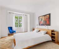 Rue de Service Apartment