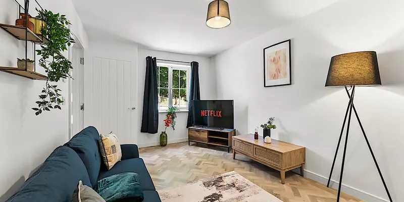 20 Lacewood Close