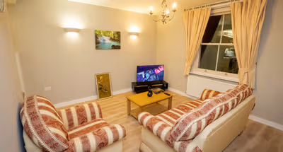 Spacious 2 Bedroom Apartment with Free Parking