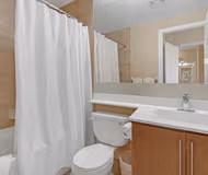 Burnhamthorpe Road West Apartment