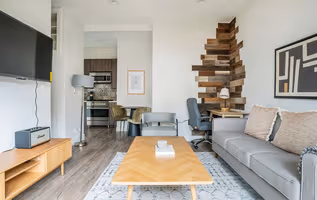 Everett Ave Apartment