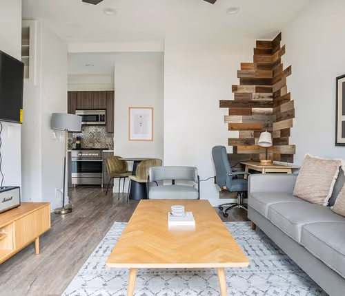 Everett Ave Apartment