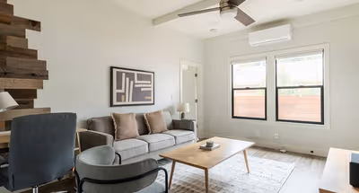 Everett Ave Apartment