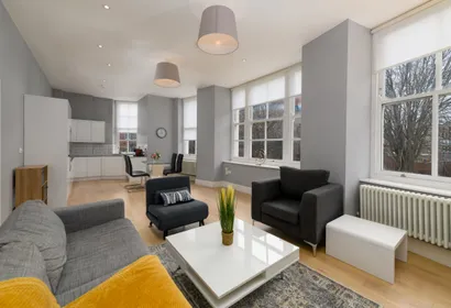 Flat 2, Aberdare House