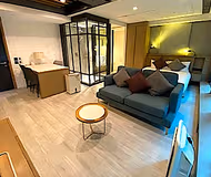 Wellington Street Apartments, Central