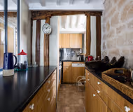 Rue Cherchi: Cobbled Courtyards & Blossoms