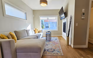 Avenue SW Winston Apartment