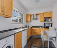 Rua da Ponte service apartment