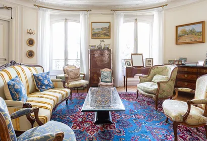 Antique Haussmann in Trocadero