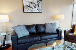 Yorkville Ave. Serviced Apartment