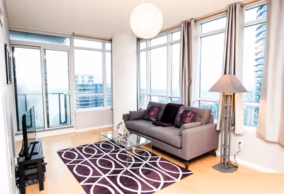 Bremner Blvd Serviced Apartment