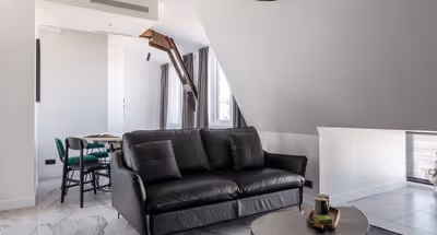 A striking & a stylish 6th floor apartment