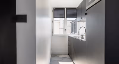 A striking & a stylish 6th floor apartment