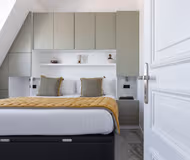 A striking & a stylish 6th floor apartment