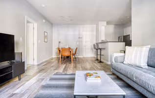 Buckingham Dr Apartment