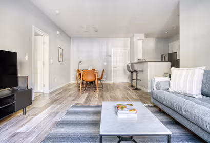 Buckingham Dr Apartment