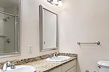 Park Ave Serviced Street Apartment